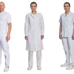 Tipy, jak správně vybrat pracovní oděvy pro zdravotníky a záchranáře